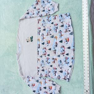 Walt Disney World Spirit Jersey Mickey and Friends Christmas Holiday Size L